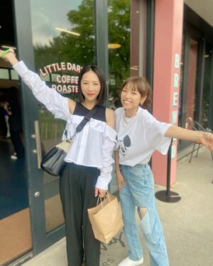 Shin Yazawa Instagram - ☆

気遣いの塊である
@wakatsukichinatsu ちゃんの
@wcjapan 展示会へ
行ってきました🎈
今回も
大人可愛いがたくさん♡
キャメルとブラウン中心に
つけてきました🐻💗

使いやすいこのバッグ♡
お疲れになるまで使ったよ😆

@pecotecooo ちゃんの
@tostalgic_clothing で
欲しかったかたちのデニムを
見つける事が出来て嬉しい🕊️

届く日が待ち遠しい🐈♡♡