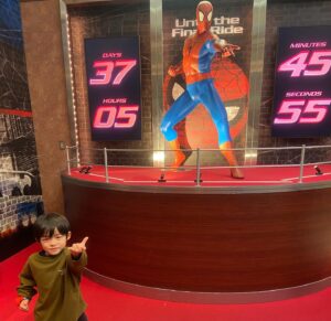 Shin Yazawa Instagram - ☆

念願のUSJへ！！

寒かったので
被りものがちょうどいい♡

スパイダーマンが終わる前に行けてよかったぁ♡

子どもたちが喜んでくれたので私たち夫婦も楽しい時間を過ごせました♡

ずーっと楽しい時間でした☆

#usj
#ユニバーサルスタジオジャパン
#魔裟斗family