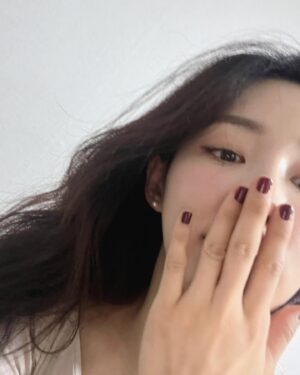 Shin Yeon-suh Instagram - 🙋🏻‍♀️