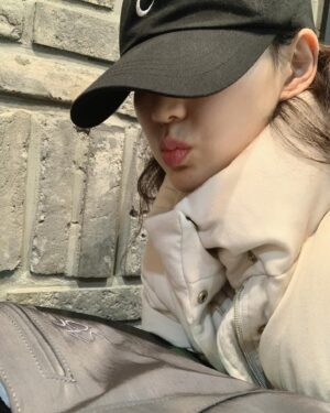 Shin Yeon-suh Instagram - Feb🐾📚🩶
@acoc_official (단순선물)