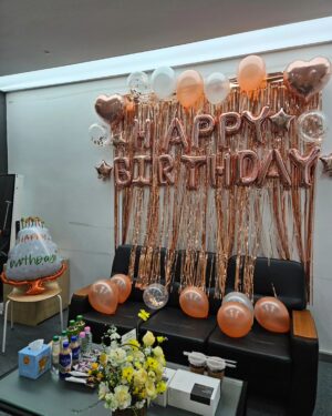Shin Ae-ra Instagram - 작년에 이어 
한번더 55번째 생일입니다^^
금쪽가족에게는 벌써 네번째 축하를 받네요. 
축하해주신 모든분들, 감사합니다♡