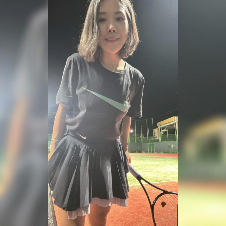 Shin Bong-sun Instagram - 올만에 밤 테니스🌛🎾