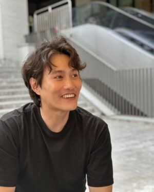 Shin Da-eun Instagram - .
요 남자애들 둘 이랑 있을때
젤 안심이고 따뜻하고 편안해

남들이 보는 내가 어떨진 몰라도 말야 
난 내가 생각한 나보다 항상 더 잘 살아 나가고 있는거 같아 
다 얘네들 덕분 이겠지?

#신난다은👩🏻