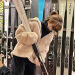 Shin Da-eun Instagram - 저는 11월부터 설레여요 취미없이 평생 살줄 알았던 나의 유일한 취미 - 스키 ⛷️ 탈 생각만 하면 콩닥콩닥😳 뭐 평생가봐야 중급 실력일것 같지만 꿈을 야무지게 품고 올해는 장비🎿도 바꿔봅니다 나 열정만은 상급 스키어⛷️라긔 설레이게 해줘서 고마워 스키야 #신난다은👩🏻