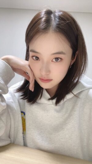 Shin Do-hyun Instagram - 안뇽?