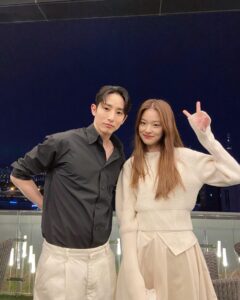 Shin Do-hyun Instagram - 마지막까지 함께 해주세요✨ #어느날우리집현관으로멸망이들어왔다 #내일도9시 ✌️