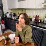 Shin Hye-jeong Instagram - 커피에 진심인 소라🤎 #사랑해시태그