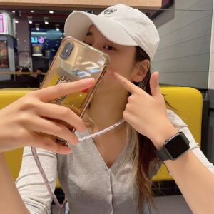 Shin Hye-jeong Instagram - 🤔💙
