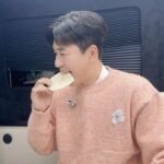 Shin Ji Instagram - 영혼 없는 뻥튀기 먹방~🤣