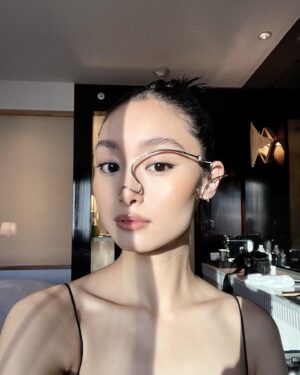 Shioli Kutsuna Instagram - I'll be participating in #DEATHSTRANDING2 wooooo 🎮🗣️

It's been a 🔮🪄 experience working with the most spectacular team lead by the one and only @hideo_kojima san:)👑 Hope you’re all excited for this next chapter👾🏃🏻‍♀️🎲

#TGA tonight🧝🏼‍♀️