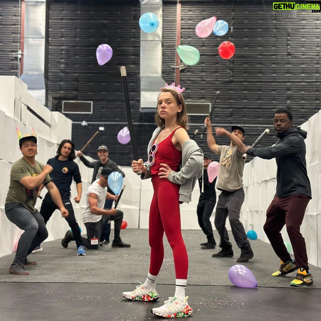 Shira Haas Instagram - From last week, celebrating my birthday on set, missing my family but kicking some asses. 🤪 Thank you to everyone who sent their wishes. Love yooooou all. 💖
