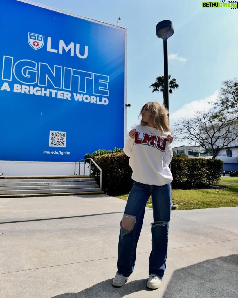 Shirly Brener Instagram - OFFICIALLY A LION!!! 🦁🤍💙❤️ dreams do come true!! ✨✨ after a tough year at her previous university…while she made numerous films, won awards & made some friendships, ultimately was not the right fit. so she worked extra hard and got into one of her dream schools !! to make things extra magical they are granting her the highest amount (well deserved) of merit as well as transfer-excellence scholarships which is gonna help get her through her education ar this wonderful highly revered institution!! proud cannot describe it!! GO LIONS!!