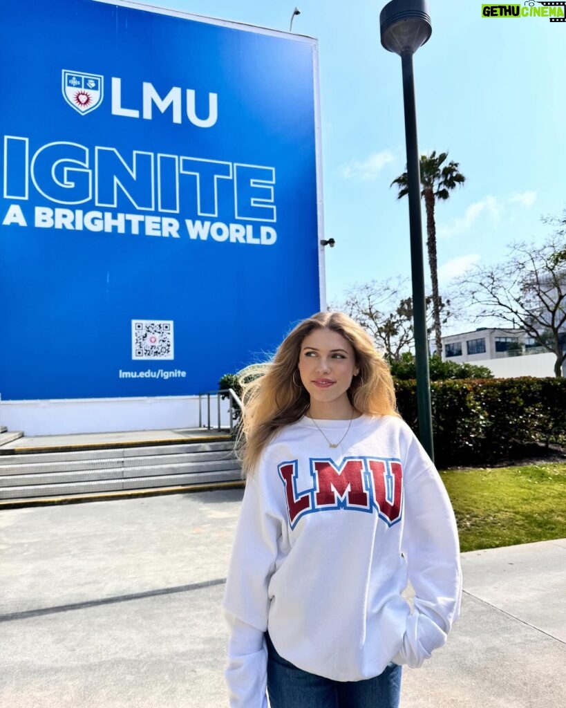 Shirly Brener Instagram - OFFICIALLY A LION!!! 🦁🤍💙❤️ dreams do come true!! ✨✨ after a tough year at her previous university…while she made numerous films, won awards & made some friendships, ultimately was not the right fit. so she worked extra hard and got into one of her dream schools !! to make things extra magical they are granting her the highest amount (well deserved) of merit as well as transfer-excellence scholarships which is gonna help get her through her education ar this wonderful highly revered institution!! proud cannot describe it!! GO LIONS!!
