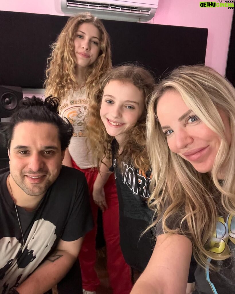 Shirly Brener Instagram - a little while ago we wrapped working in our fabby producer Eric Zayne’s studio on Buzzin 🎶 🔊 Juju’s first single! where these 3 amazing talented humans @jujubrenerofficial @milabrenerofficial @ericzayne worked their magic amd ended w a dope project!! now ifs DROPPING MAY 3rd!! on all music platforms 🎵 ⚡️𝑩𝒖𝒛𝒛𝒊𝒏⚡️ pinch me 🙈😆