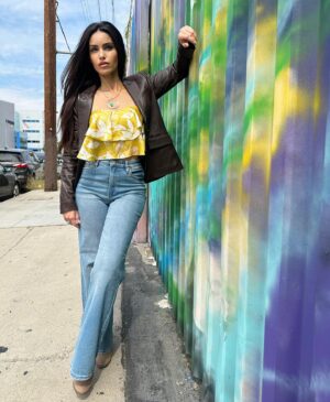 Shiva Negar Instagram - 📸: @1ag_photography 
🧥: @dereklam 
👖: @blanknycjeans 
👚: @marciano 
#fallfashion #shivalife