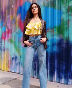 Shiva Negar Instagram - 📸: @1ag_photography 
🧥: @dereklam 
👖: @blanknycjeans 
👚: @marciano 
#fallfashion #shivalife