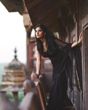 Shivani Raghuvanshi Instagram - ……. 💌