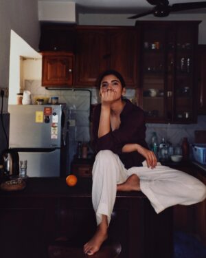 Shivani Raghuvanshi Instagram - I have started feeling some strange proclivity towards the deeper things… the conversations, the Colors, the ones those are more intense than the rest… the berry shades.. 
#winterishere