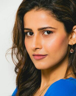 Shivani Tomar Instagram - If they try to dim your light, simply shine brighter

Picture by @_manas56 
@manassakre.photography 
In frame @shivanitomar9 

#shivani #shivanitomar #shivanitomar9 #fashionphotography #blue #gourgeous #cute #photoshoot #manassakrephotography