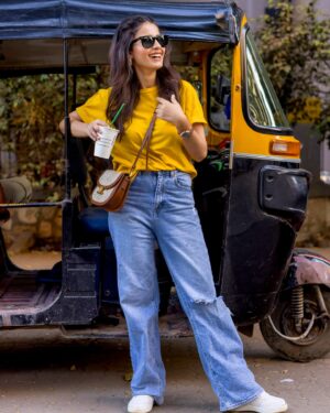 Shivani Tomar Instagram - Lamborghini chalaayi jaane oh

Lamborghini chalaayi jaane oh

sanu vi jhoota de deyo

kithe kalle-kalle jaayi jaane oh

#auto 
#mumbai 
#eveving 
#basic 
#fashion