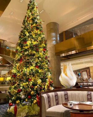 Shizuka Anderson Instagram - Breakfast at the Hilton’s Marble Lounge was so beautiful! 😍✨

Christmas has already arrived at the Hilton Tokyo so we were able to enjoy a lovely continental breakfast with a side of Christmas market. 🎄✨

It was a wonderful end to a wonderful little staycation, ended with a coffee upstairs at the Executive Lounge where we could even see Mount Fuji through the window! 🗻

Thank you @hiltontokyo for the magical time! ❤️ Definitely hope to be back again. 🥰✨
………….………….………….………….………….………….……………

Did you guys enjoy this peek inside a 5-star hotel? 👀
What would you like to see me post more of? 
Let me know! ❤️❤️

@hiltontokyo @tokyoweekender @timeouttokyo_ 

#hiltontokyo #staycation #tokyo #marblelounge #breakfast #christmas #christmasmarket #luxuryhotel #continentalbreakfast #traveltokyo #japan #ヒルトン東京 #東京 #東京ホテル #ステイケーション #高級ホテル #マーブルラウンジ #朝食 #クリスマス #クリスマスマーケット