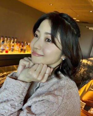 Shizuka Nakamura Instagram - 🐰🌸

4.18 放送『厳選いい旅』
テレビ東京にて17:00〜

東さんと熱海へ！旅の参考にしてね♩