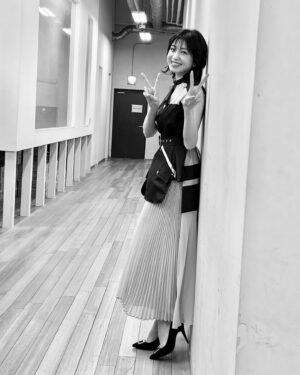 Shizuka Nakamura Instagram - 盗撮byマネさん

バッチリ目線ありのWピースで中村反撃
