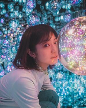 Shizuka Nakamura Instagram - .

時間を忘れて魅了された一日🫧
@teamlab_borderless 

#チームラボ
#麻布台ヒルズ 
#変なクラゲ爆誕🪼