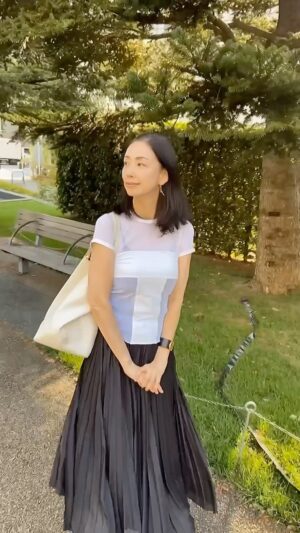 Shoko Tamura Instagram - 今日も明日も打ち合わせのお盆休み。
観光地は混んでるので、こんな過ごし方もよいかな、、と😅

#打ち合わせ#summerfashion#summeroutfit #田村翔子#夏コーデ