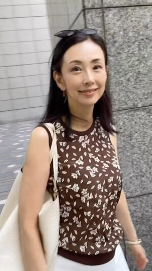 Shoko Tamura Instagram - 仕事の帰り😊
夏休み、どこか行きたいな。
行けるといいな〜
などといつも考えています😅

#お仕事コーデ #田村翔子#lifestyle#summerfashion#summeroutfit #ライフスタイル