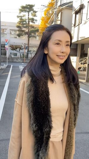 Shoko Tamura Instagram - 最近、家で1人黙々と事務仕事を片付けていることも多く、外で打ち合わせがある日はちょっと嬉しい😊

#冬コーデ#winteroutfit#winterfashion #lifestyle#ライフスタイル#田村翔子
