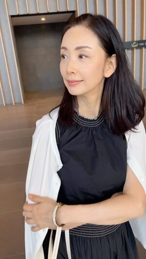 Shoko Tamura Instagram - なんだか、バタバタしていて久しぶりの投稿になってしまいました！
すみません🙏
今日はキャピトルホテル東急のorigamiで打ち合わせでした😊

#打ち合わせ#キャピトルホテル東急 #田村翔子#夏コーデ#summerfashion#summeroutfit