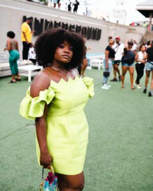 Shoniqua Shandai Instagram - Had a ball in the ATL this weekend! @everydayppl 🧚🏿🧚🏿🧚🏿💚

Shot by the shooter who never misses @evision_photoz 🔥🫶🏿
Makeup @therealsharonrenee 
Dress @imadeduso_ 
Bag @bruceglencollection 
Crown & necklace @trufacebygrace 

#internationalhouseholdname #everydaypeople #tinkerbell