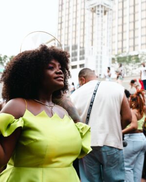 Shoniqua Shandai Instagram - Had a ball in the ATL this weekend! @everydayppl 🧚🏿🧚🏿🧚🏿💚

Shot by the shooter who never misses @evision_photoz 🔥🫶🏿
Makeup @therealsharonrenee 
Dress @imadeduso_ 
Bag @bruceglencollection 
Crown & necklace @trufacebygrace 

#internationalhouseholdname #everydaypeople #tinkerbell