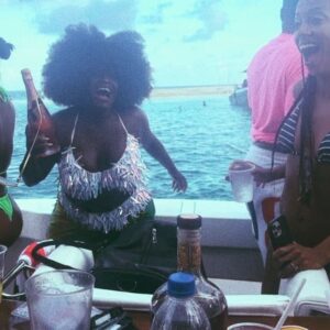 Shoniqua Shandai Instagram - Jamaicaaaaaaasa I am forever changed. 🫶🏿☀️💛🇯🇲🔥

#internationalhouseholdname 

#ebonymag #ebonycarnival #ebonycaribbean
