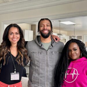 Shoniqua Shandai Instagram - Guyyyyyys I’ve been off the gram for a sec prepping for a ginormous blessing. Get ready for it…. I’m a leading lady! 🤯🤯🙌🏿 I just wrapped my first day on #Wakethemovie produced by the powerhouse @traceyeedmonds I truly have no words. I just am so in love with a God who does not honor “the process”, norms or rules created by man. No agent and I’m starring in a movie. Ain’t nobody bigger or better than my God. And that’s facts on facts!! 🙌🏿 I can’t wait for you all to see this new character I’ve been gifted to create. Here’s to leaning not on my understanding but trusting God’s word. I just pray I make my Dad🙏🏿 proud. 

#internationalhousehold #movie #leadinglady #star #actionstar #thriller #actor #actress