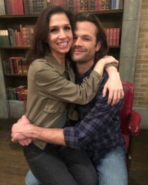 Shoshannah Stern Instagram - Happy birthday @jaredpadalecki! Thank you for always showing up with great big arms of support and allyship for those lucky enough to be a part of your orbit. 🤟🎂🎉