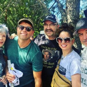 Shoshannah Stern Instagram - Family reunion on the picket lines #wgastrong #sagaftrastrong #spnfamily