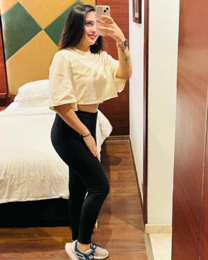 Shreegopika Chandran Instagram - 🖤🤍