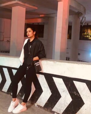 Shreegopika Chandran Instagram - Fashion is what u buy🖤🤍
📸 @_yashsvikulkarni
