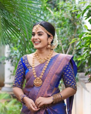 Shreegopika Chandran Instagram - Whatever happens, in the end just SMILE✨
Saree & Blouse @designed_by_sindhu @sindhu186_official 
Hair @jenifer_hair_stylist_official 

📸 @shiva_anand_makeup_artist 

#Shreegopika#photoshoot#traditional#salwar#actress#tamil#malayalam#shreegopikaneelanath#tollywood#kollywood#fashion#instagram#purple#photography#kerala#kushi#love#suntv#anbevaa#sundari#anu#kanmani#saregama#tamil#