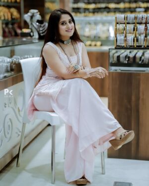 Shruthi Ramesh Instagram - 🌸✨