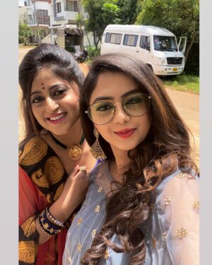 Shruthi Ramesh Instagram - My Bebu ! 😙♥️
You’re one of the most talented versatile artists that i’ve met. I will always cherish the fun days i’ve had with you while shooting our combination scenes during initial days of Lakshana! 💕
The unconditional respect and love you have towards your family is truly amazing.🫶🏻 The fact that you’re always jumping around and having fun like a kid 👻 and also are very much matured at the same time is one of the best things about you! 🥰
You’re one of the funniest people i’ve met and your comedy timing is too genius 😂, I hope you keep that child in you alive forever. 
Here’s wishing you all the successes in your future projects and also your career as a MUA ! 🩵
I love you bebu😘❤️