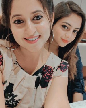 Shruthi Ramesh Instagram - My Bebu ! 😙♥️
You’re one of the most talented versatile artists that i’ve met. I will always cherish the fun days i’ve had with you while shooting our combination scenes during initial days of Lakshana! 💕
The unconditional respect and love you have towards your family is truly amazing.🫶🏻 The fact that you’re always jumping around and having fun like a kid 👻 and also are very much matured at the same time is one of the best things about you! 🥰
You’re one of the funniest people i’ve met and your comedy timing is too genius 😂, I hope you keep that child in you alive forever. 
Here’s wishing you all the successes in your future projects and also your career as a MUA ! 🩵
I love you bebu😘❤️