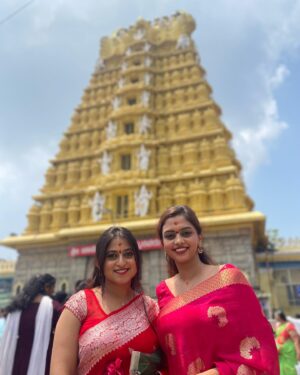 Shruthi Ramesh Instagram - My Bebu ! 😙♥️
You’re one of the most talented versatile artists that i’ve met. I will always cherish the fun days i’ve had with you while shooting our combination scenes during initial days of Lakshana! 💕
The unconditional respect and love you have towards your family is truly amazing.🫶🏻 The fact that you’re always jumping around and having fun like a kid 👻 and also are very much matured at the same time is one of the best things about you! 🥰
You’re one of the funniest people i’ve met and your comedy timing is too genius 😂, I hope you keep that child in you alive forever. 
Here’s wishing you all the successes in your future projects and also your career as a MUA ! 🩵
I love you bebu😘❤️