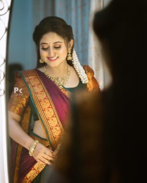 Shruthi Ramesh Instagram - 🥰🌸🙈

Mua: @makeupbyshruthiramesh 
Pc: @pkstudiophotography 
Jewellery: @kushalsfashionjewellery