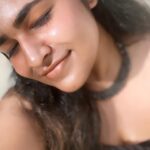Shruthi Selvam Instagram - Tanned skin, glowing soul🤍 . #andaman #beachlife #beach #andamanislands #trip #travel #shruthiselvam