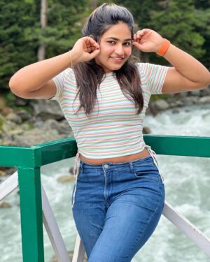 Shruthi Selvam Instagram - The Smile is Real♥️🧿 
.
#shruthiselvam #travel #kashmir #smileisreal #happy #peaceful #positivevibes
