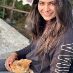 Shruthi Selvam Instagram - Finally, she carries the smile she gave herself.❤️‍🩹 It took me a long time to realise that not everything in life is meant to be a beautiful story. Sometimes people come in our lives to teach us how to love; and sometimes people come into our lives to teach us how not to love. Everything is a lesson. :) What is meant for you, it will find you. If it doesn't, it was never yours. And that's okay. IF IT IS MEANT FOR YOU IT WILL CROSS SEVEN SEAS FOR YOU, BUT IF IT ISN'T MEANT FOR YOU, YOU CANT HAVE IT EVEN IF IT IS INFRONT OF YOUR EYES 🫴🤍 Avolo than sir vazhkai :)🫂 Pc: 🤍 . #shruthiselvam #lifelessons #positivevibesonly #happier #acceptance #acceptingmyself