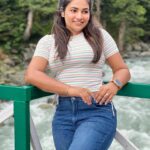 Shruthi Selvam Instagram - The Smile is Real♥️🧿 . #shruthiselvam #travel #kashmir #smileisreal #happy #peaceful #positivevibes